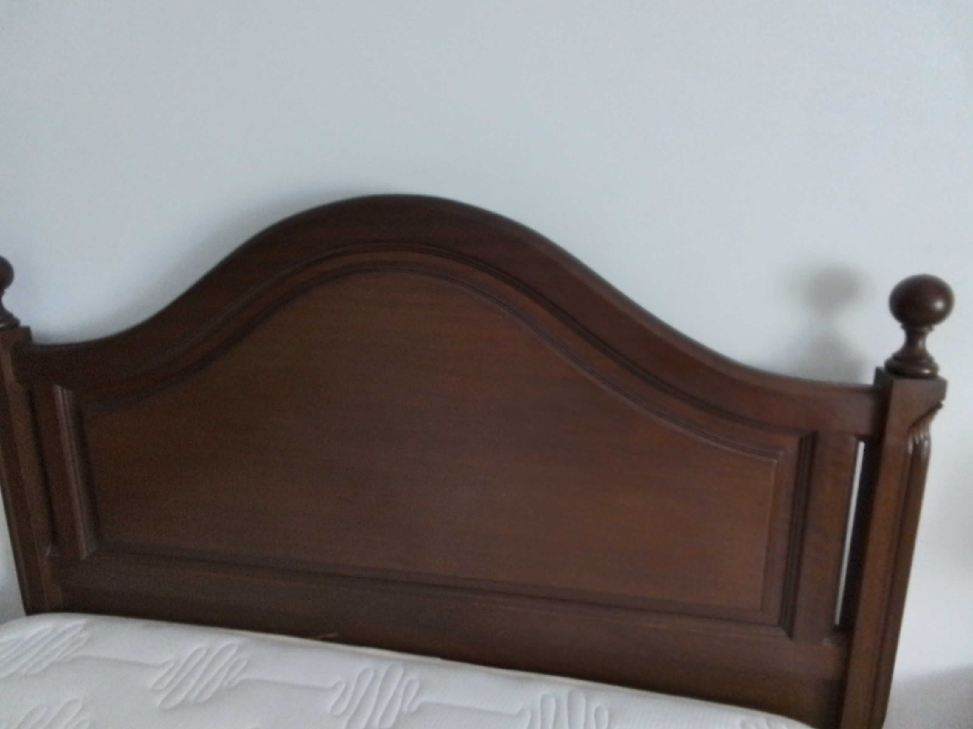 Vendo Mobilia de Quarto com ou sem colchão (opcional)