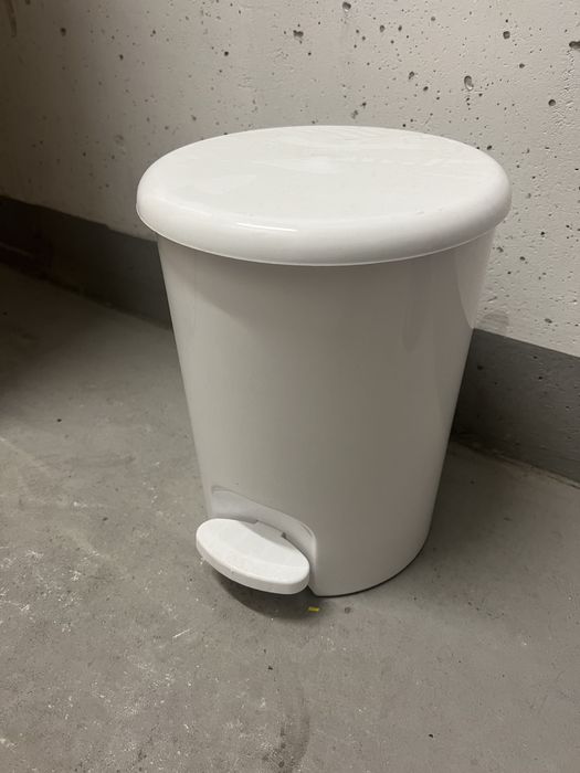 Kosz na śmieci biały
