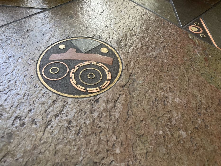 Стіл кавовий, оригінальний з природнього каменю