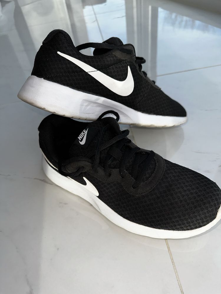Дитячі кросівки фірми Nike розмір 40