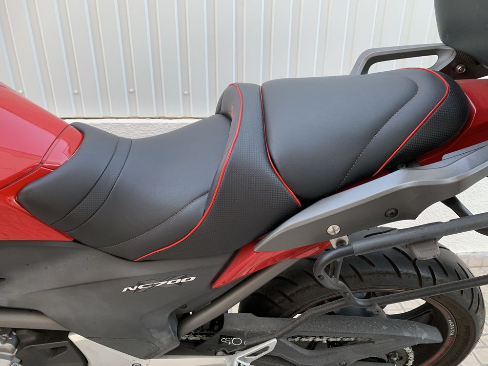 Mota Honda NC700X Vermelha.