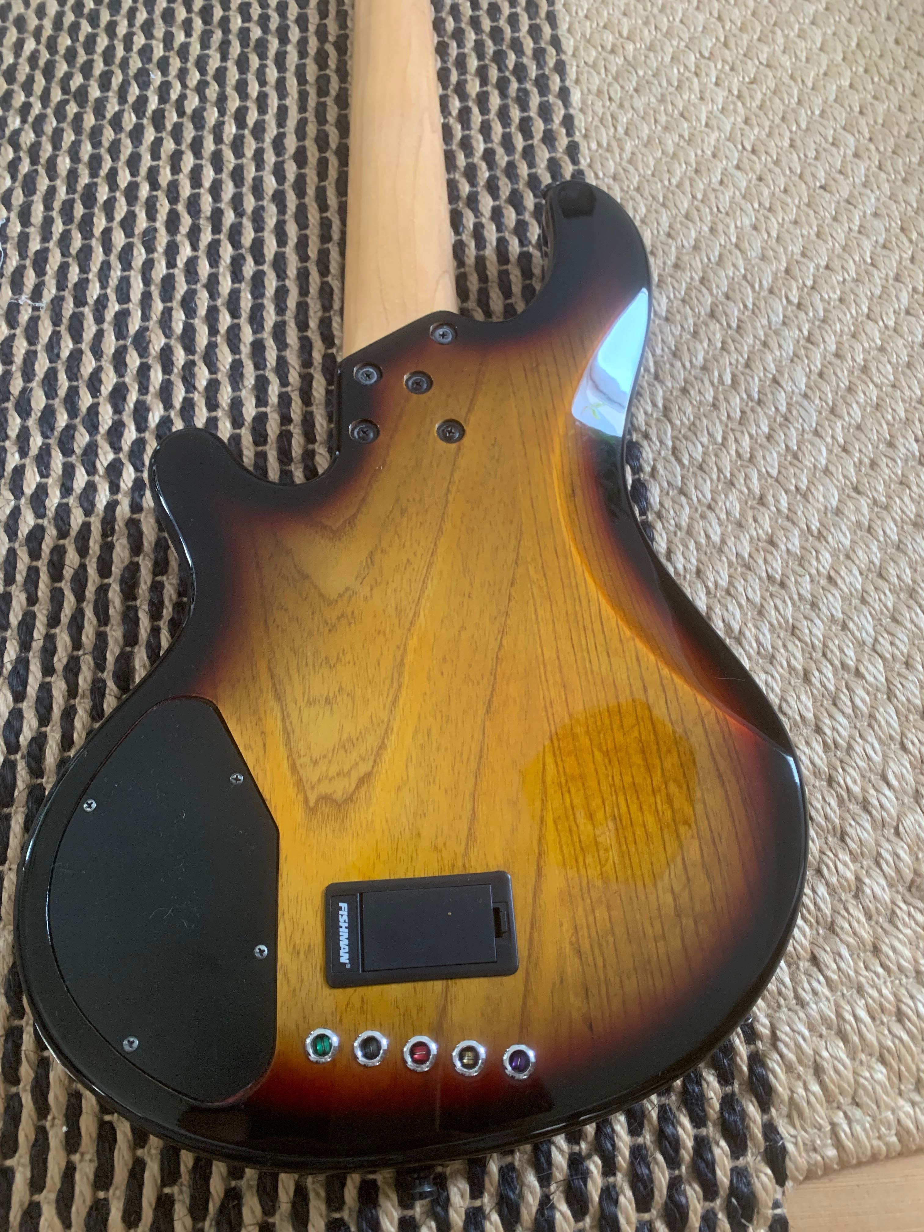 Lakland 55-01 gitara basowa V