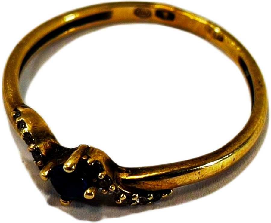 Złoty pierścionek z granatowym oczkiem 333 rozmiar 17
