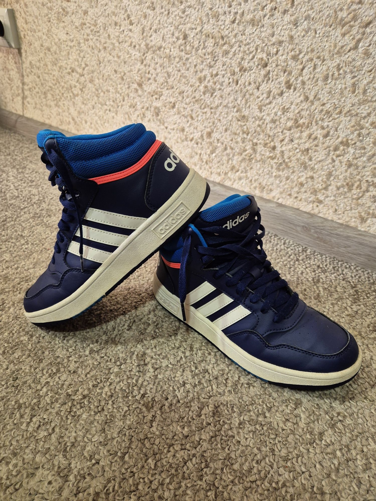 Кросівки на осінь оригінал adidas 38 розмір 24см
