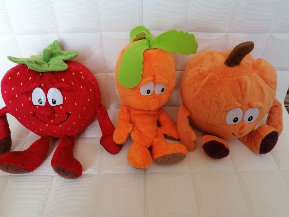 Продам лот м'яких іграшок фруктів, овочів