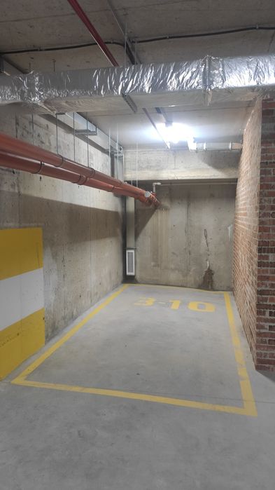 Оренда паркомісця