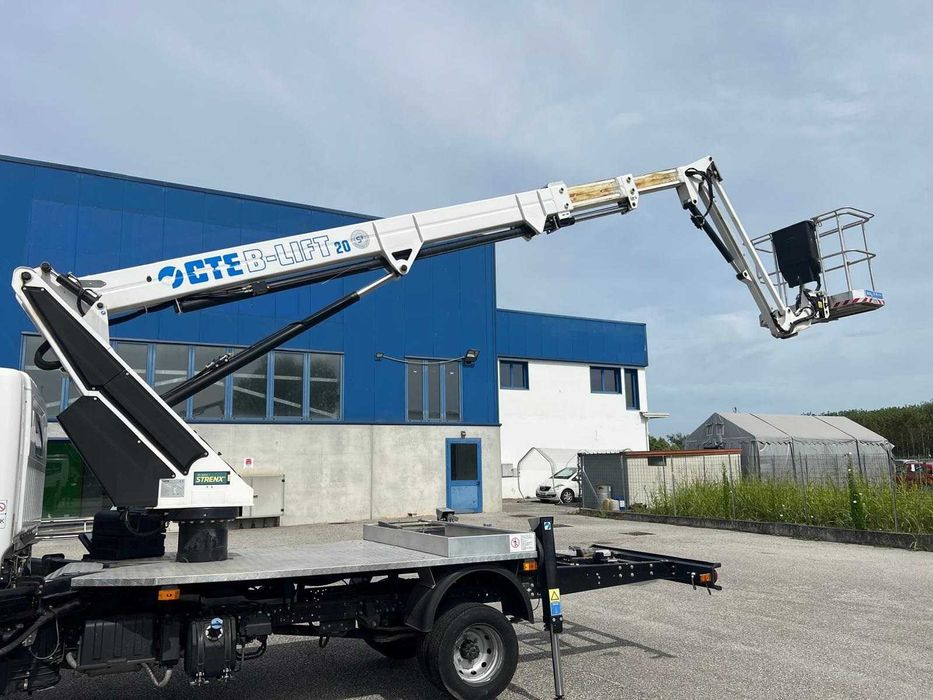 Renault podnośnik koszowy zwyżka 20 m z jib cte multitel mj gsr socage