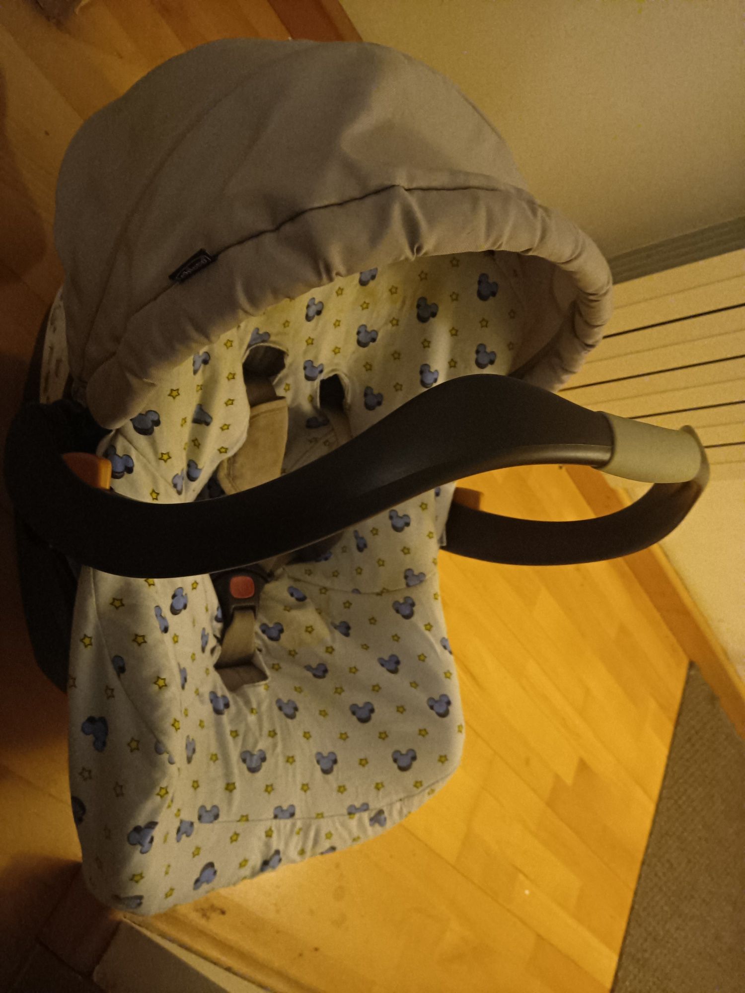 Ovo Chicco keyfit com base Semi -Novo