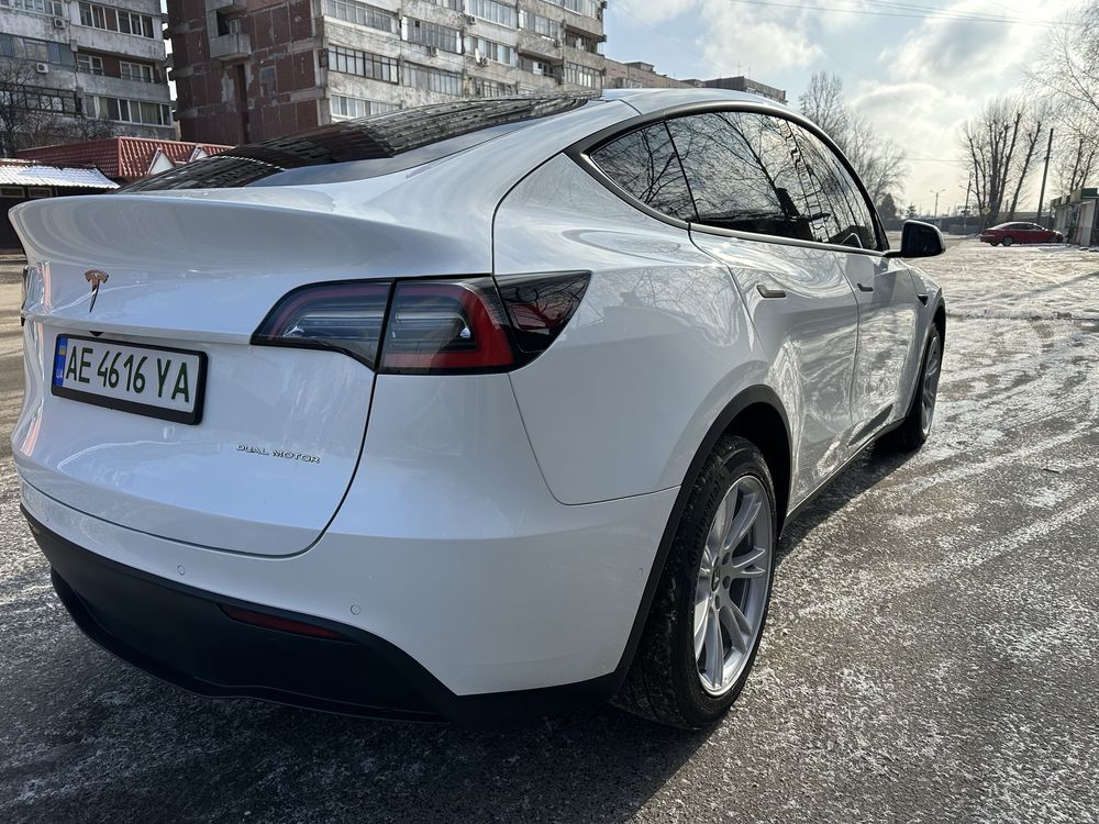 Tesla Mode Y long Range 75