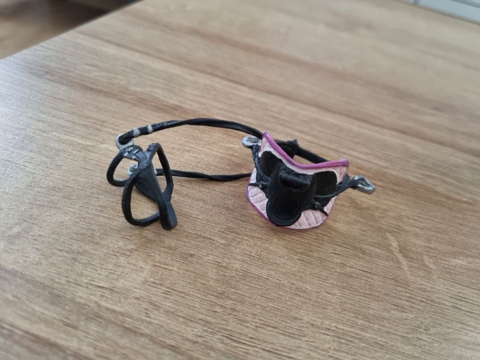 Siodło ogłowie schleich na kucyka