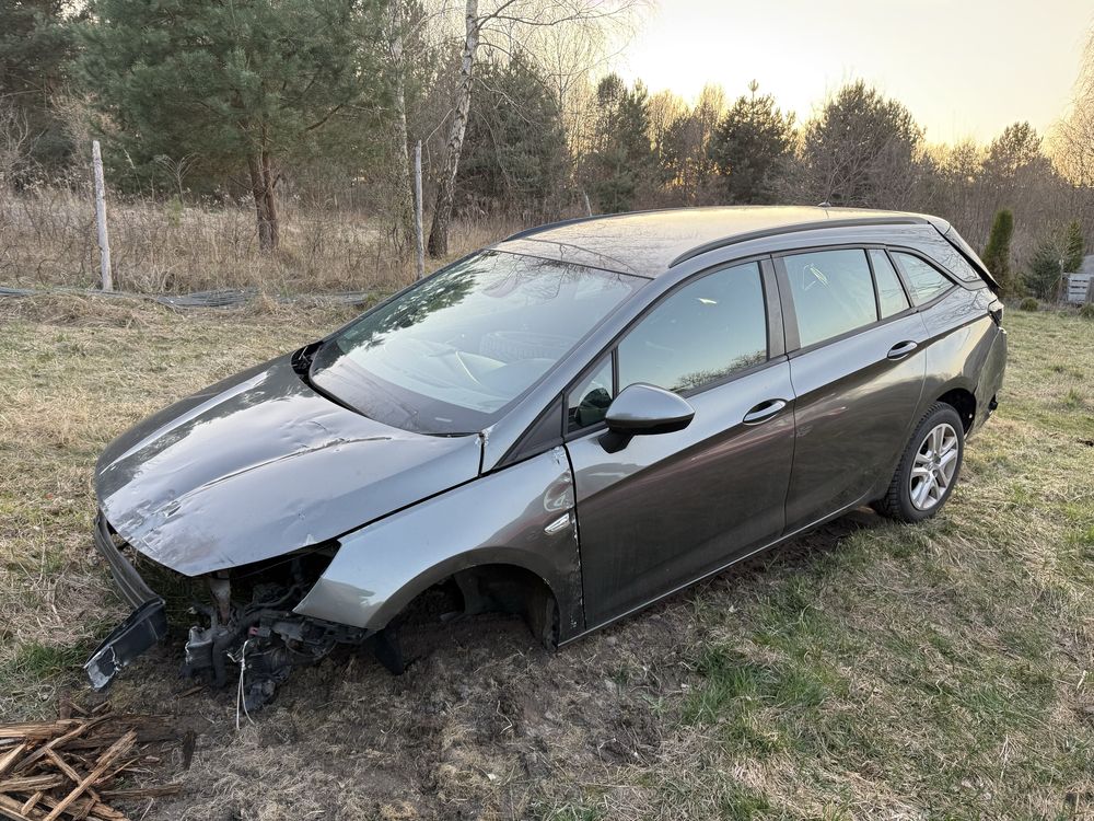 Opel Astra K czesci 1.4 turbo drzwi kola mcperson dwumas cwiartka z10a