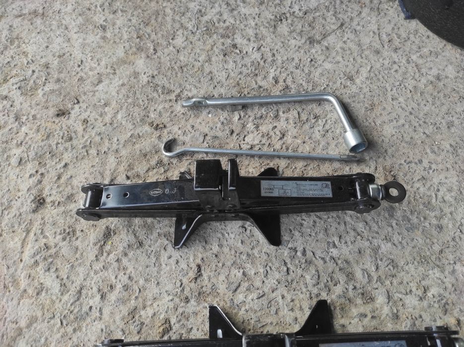 Домкрат mazda cx5,cx7,cx9,cx3