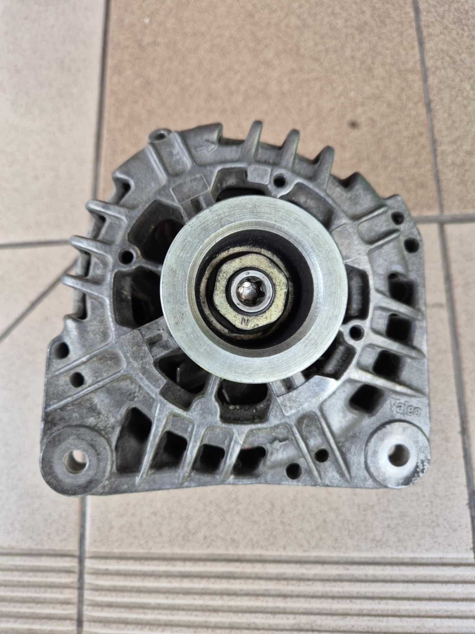 Alternator Valeo Opel Vivaro Trafic 1,9 DTI i inne Sprawny