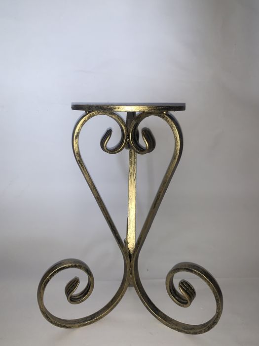 Kwietnik Metalowy Stojący - Ręcznie Robiony Stojak na Kwiaty