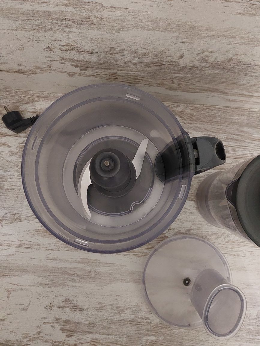 Robot de cozinha Kenwood MultiPro com blender e acessórios