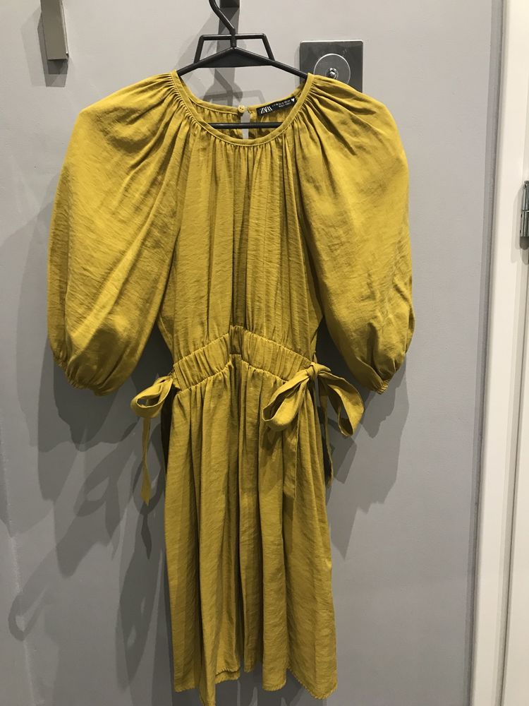 Musztardowa sukienka Zara r. XS