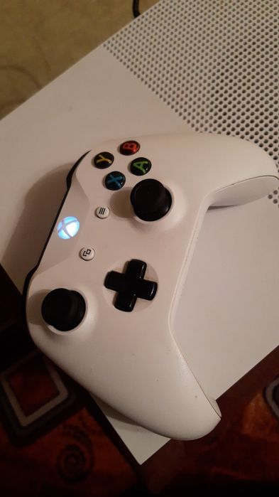Продам консоль в ідеальному стані, Xbox one s 1 tb.