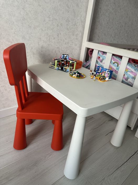 Стіл і стілець Ikea Mammut