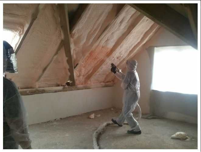 Ocieplenia Pianą PUR Izolacje natryskowe Ocieplenie poddasza garażu