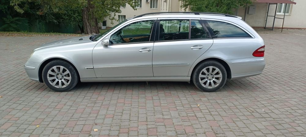 Мерседес 211 3.2 д автомат 2005 р