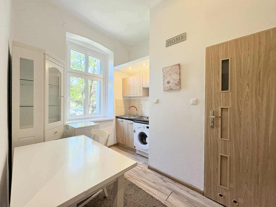 Kawalerka z oddzielną kuchnią w świetnej lokalizacji