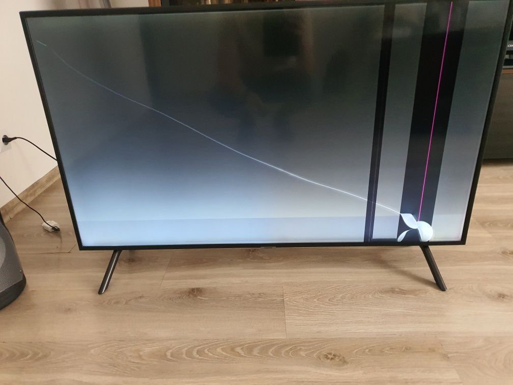 Telewizor Samsung 4K UE49NU7102K Uszkodzony