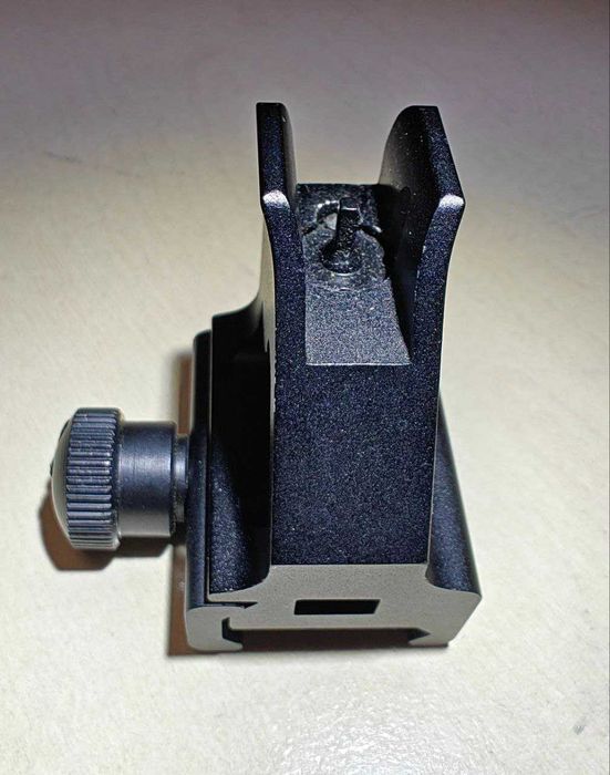 Механічний приціл на AR15 Iron (мушка та цілик)