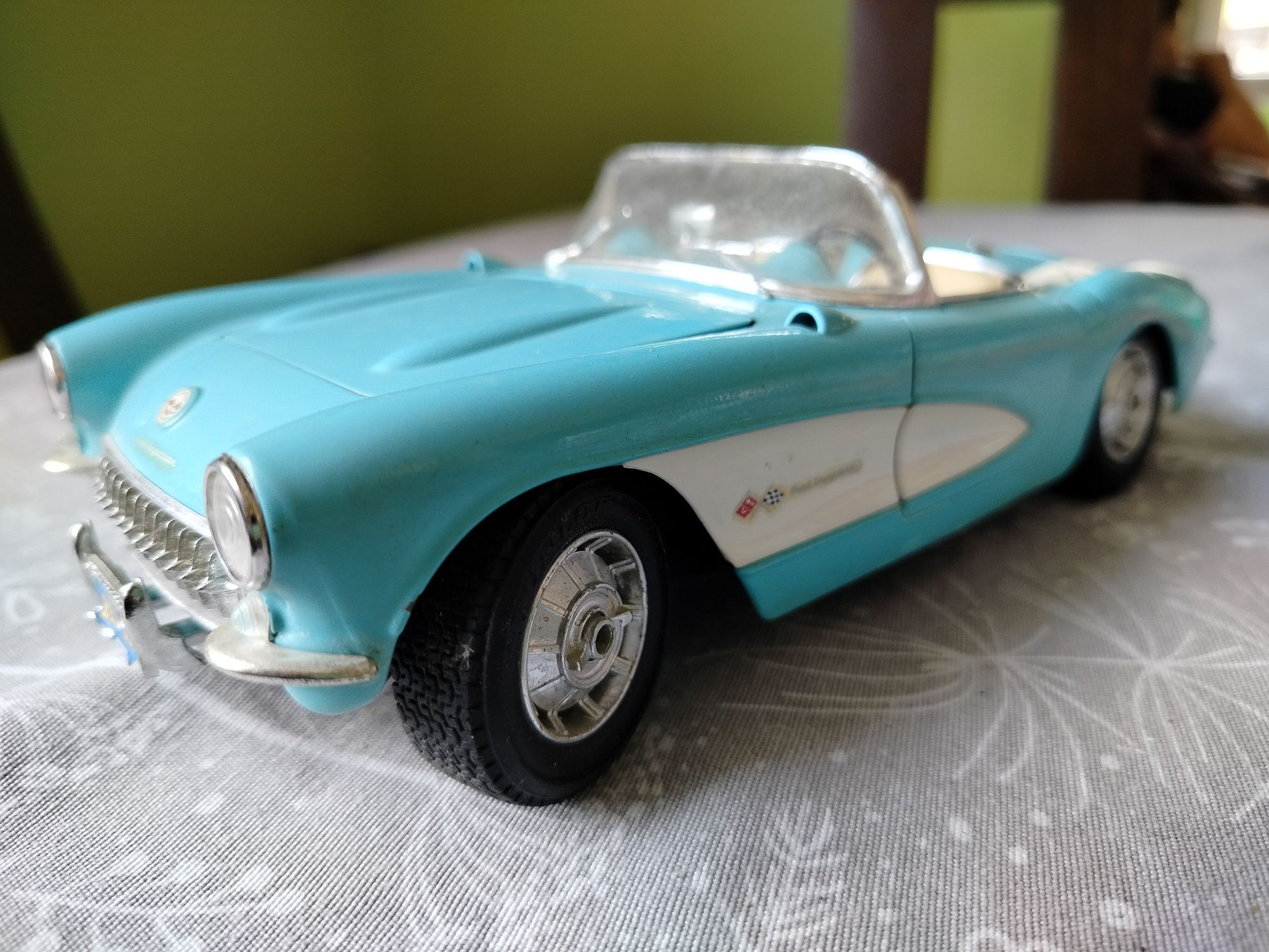 Model auta Corwetta 1:18