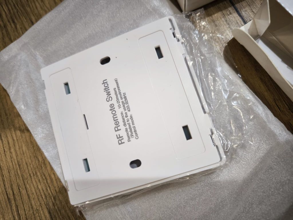 Pilot Scen 4-Kanałowy ZigBee Tuya MOES