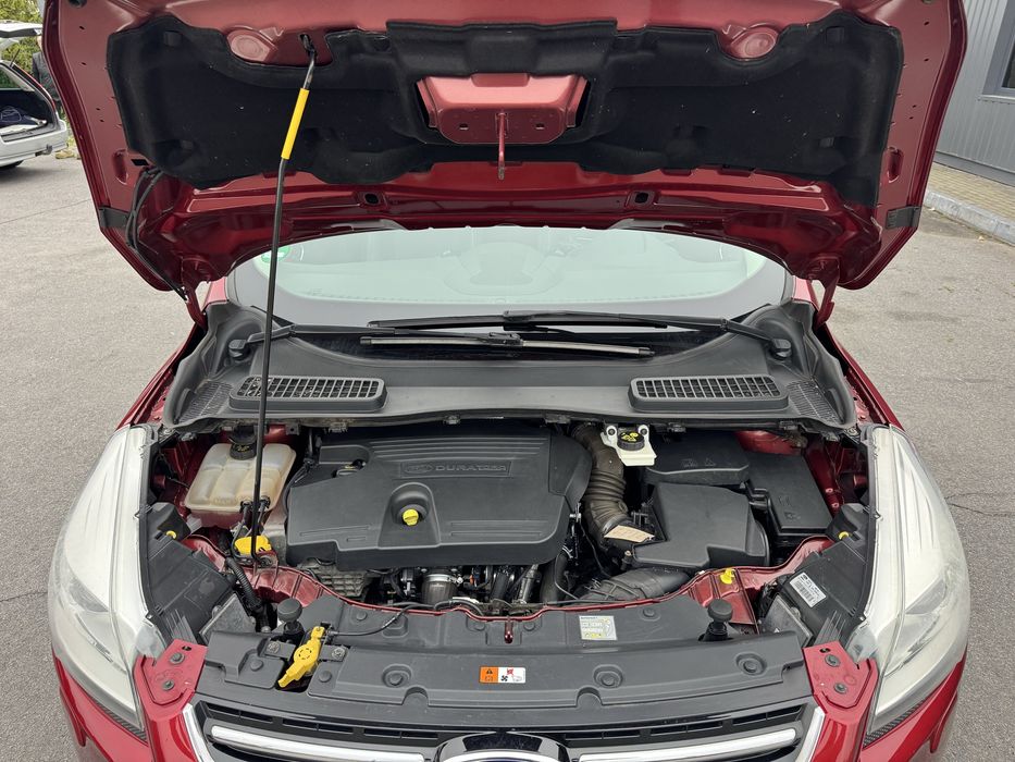 Продаєтся Ford Kuga 2015 року