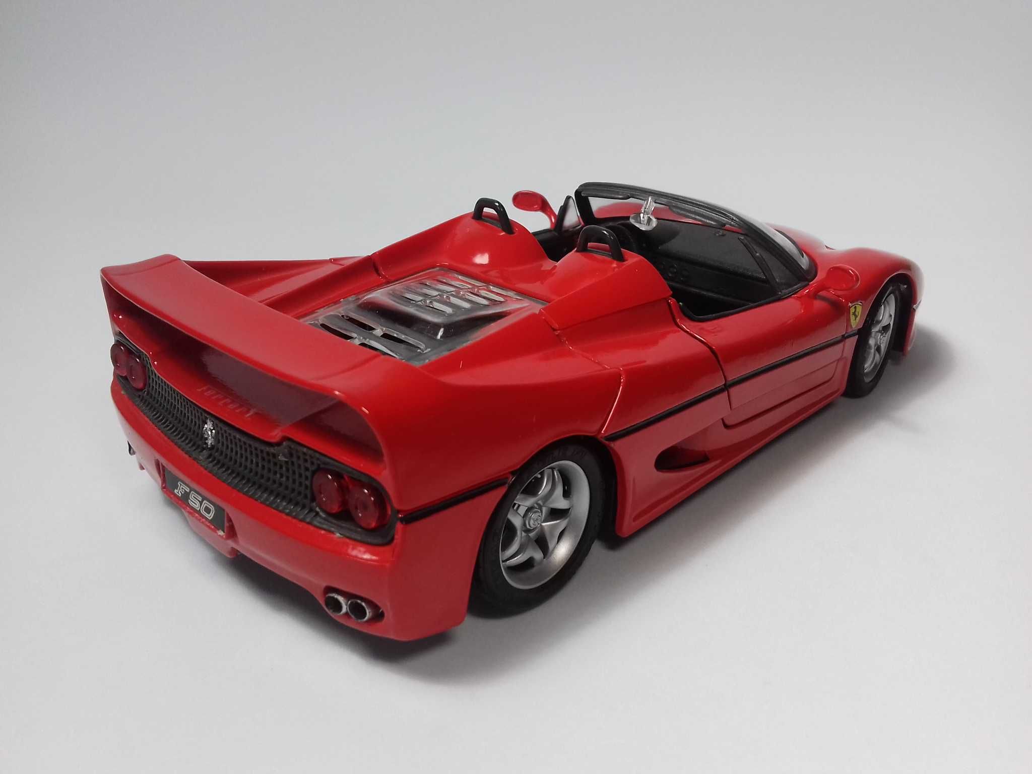 Maisto 1:24 - Ferrari F50