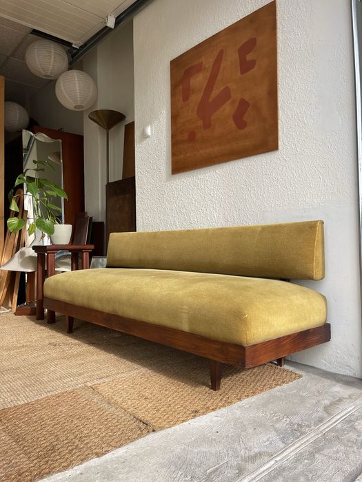 Sofá vintage nórdico