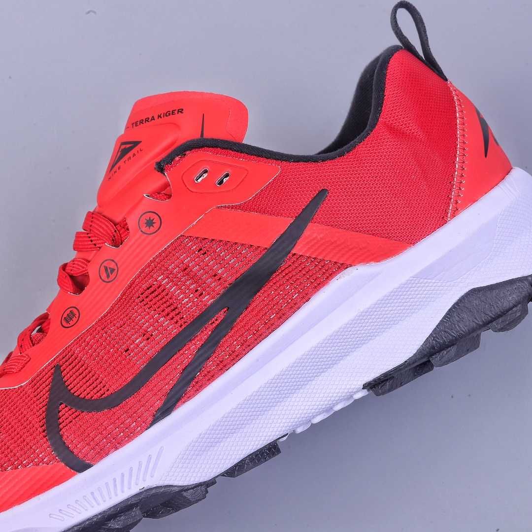 Nike React Pecasus Trail 4 GORE-TEX Red