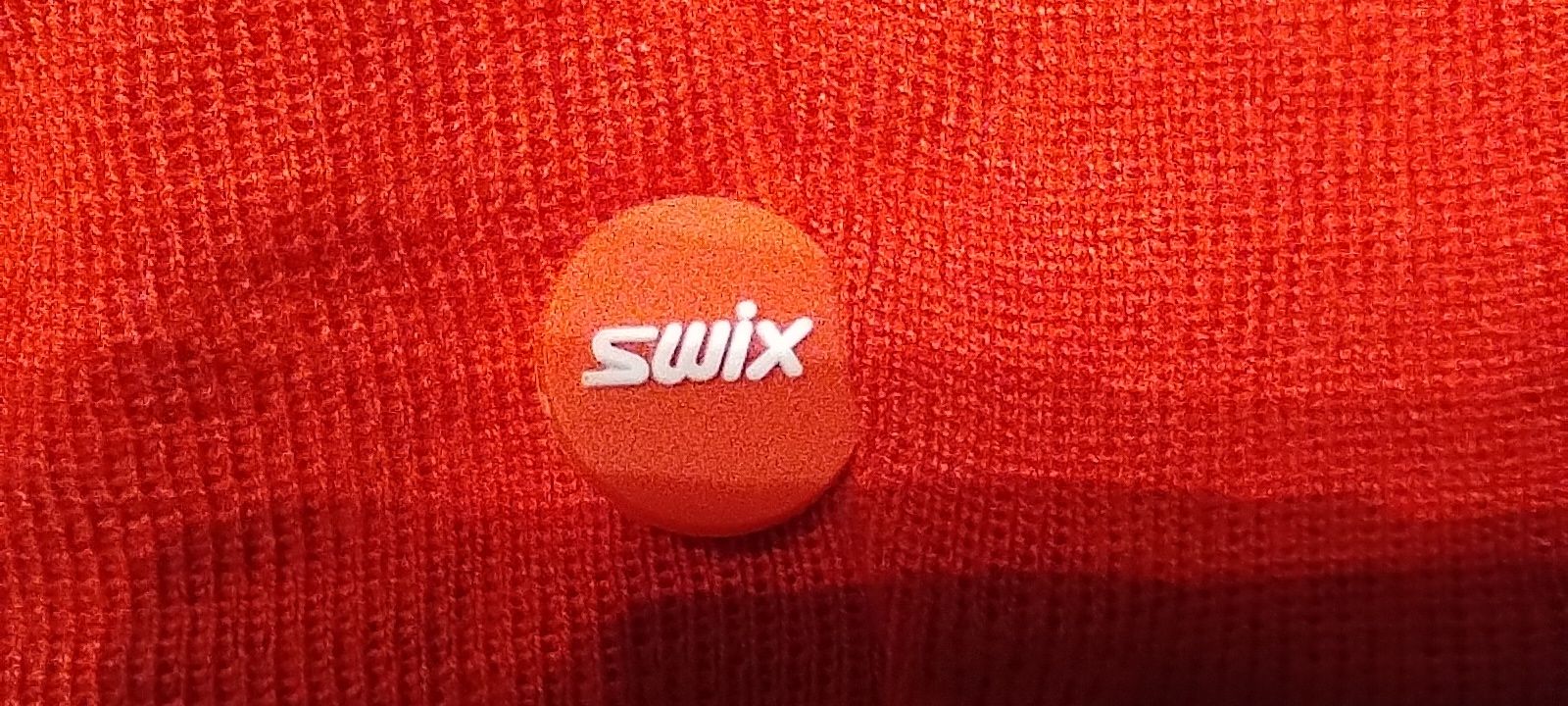 Swix Tradition czerwona, średnio ciepła. wełna 30% akryl 70%