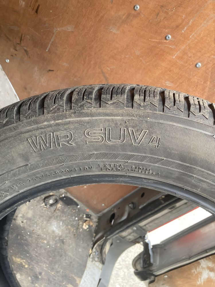 Zimowe 255/55/20 nokian Wr suv 4