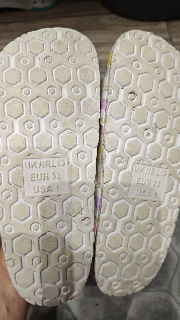 Sandałki piankowe Primark roz 32