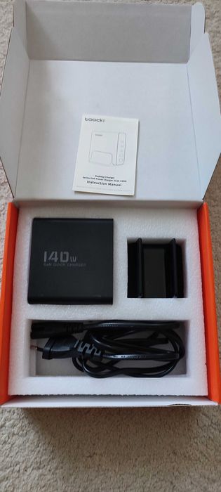 Toocki GaN 140W stacja do ładowania 3 x USB-C + 2 x USB-A