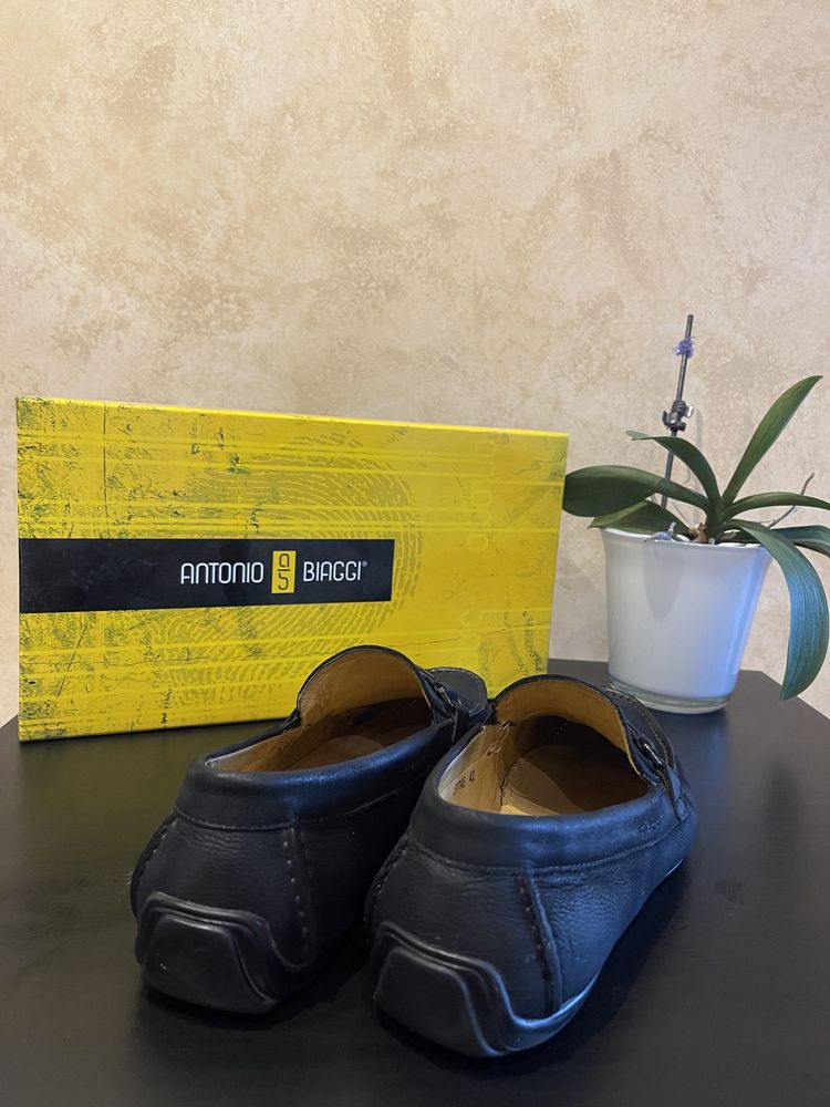 Туфлі Antonio Biaggi, матеріал нубук