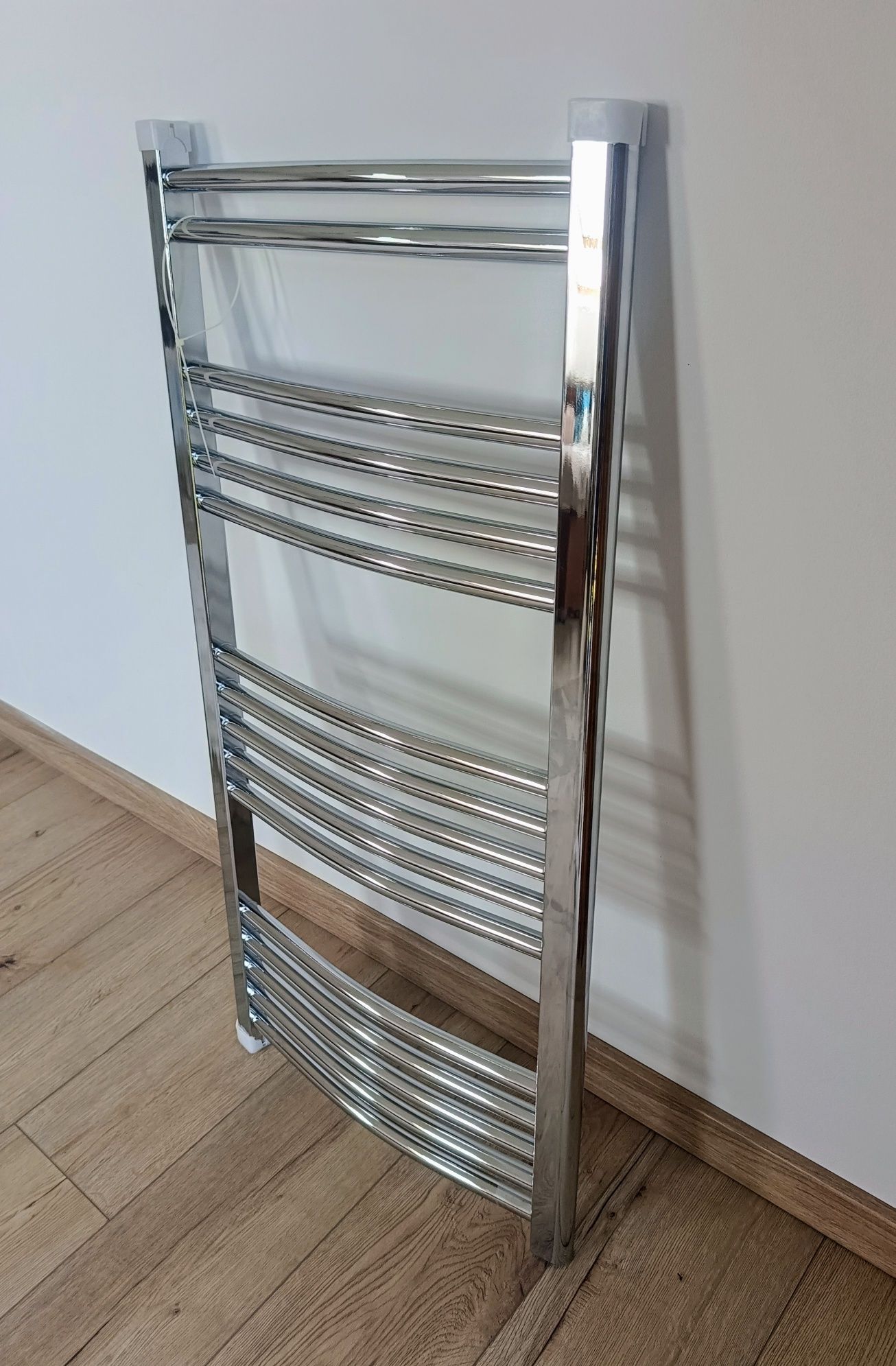 NOWY stalowy GRZEJNIK łazienkowy kaloryfer, 100x50 cm, chrom, 495 wat