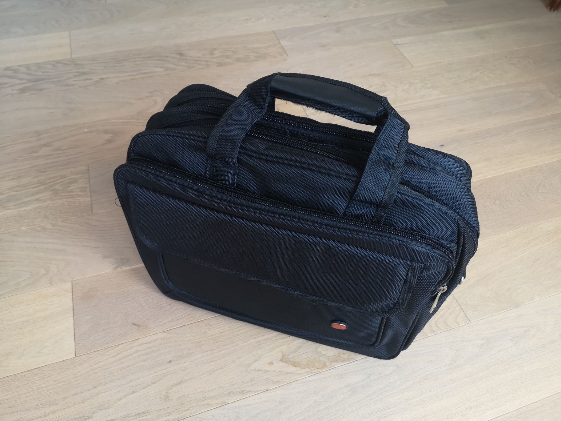Torba na laptopa 15-calowy solidna jak nowa
