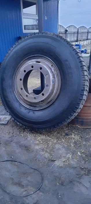 Продам резину з дисками Камаз (Маз)