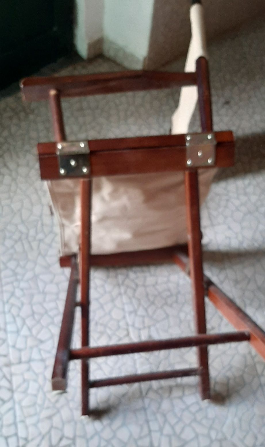 2 cadeiras madeira estilo realizador vintage