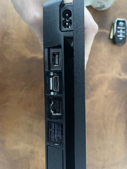 PlayStation 4 Slim 6.51 оновлення! 2 геймпада!