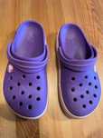 Crocs klapki fioletowe c12/13 dziecko
