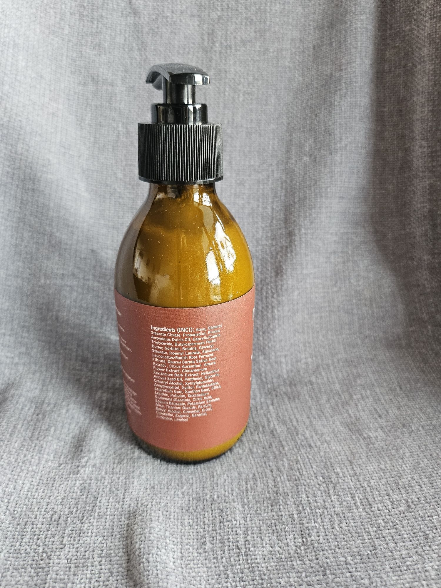 Mokosh nawilżająco rozświetlający lotion do ciała pomarańcza z cynamon