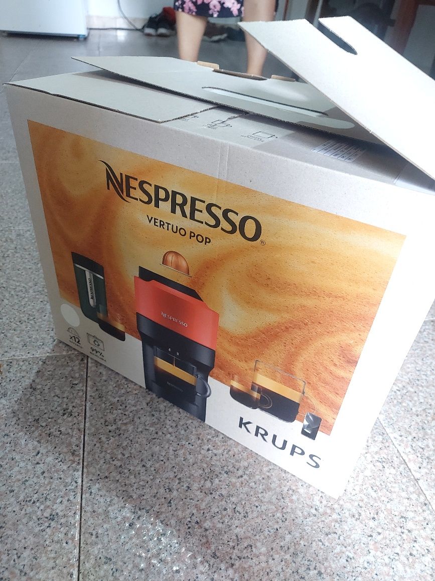 Máquina de café Nespresso Vertuo Pop