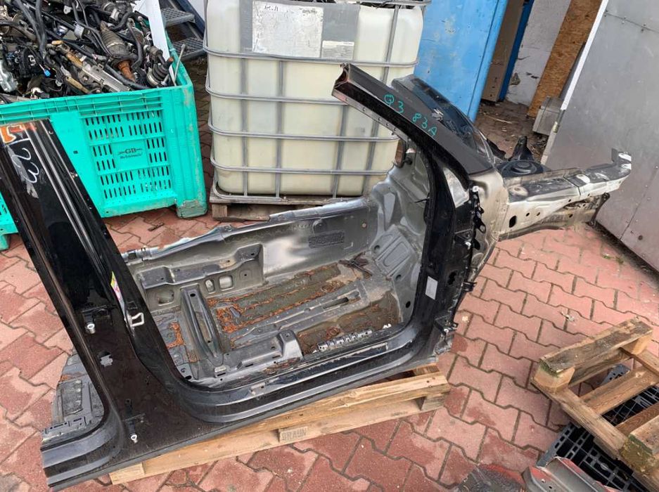 Порог правый левый Audi Q3 83a разборка розборка Ауди