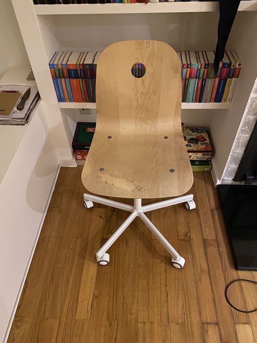 Cadeira rotativa ideal para secretária