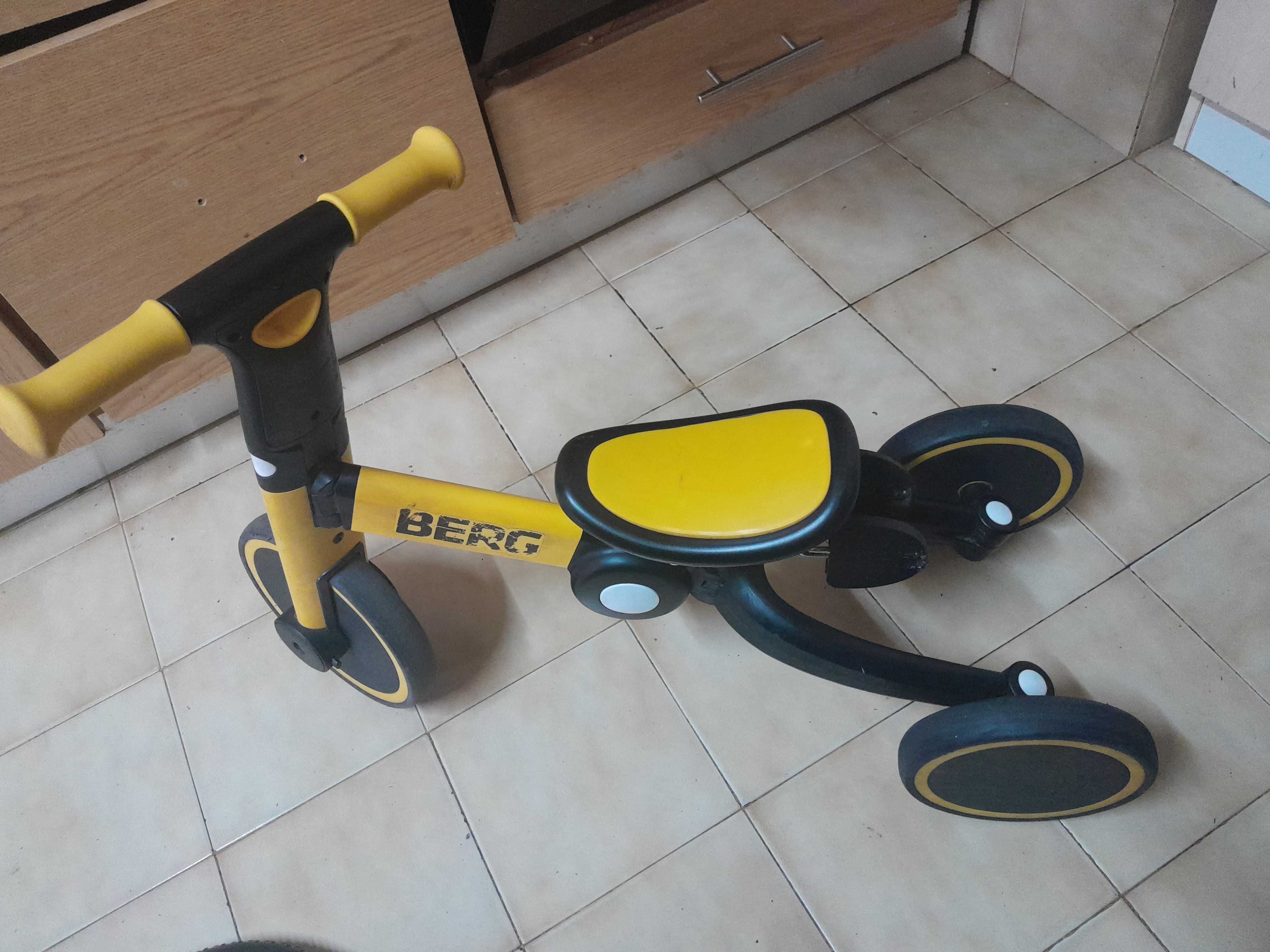Triciclo criança