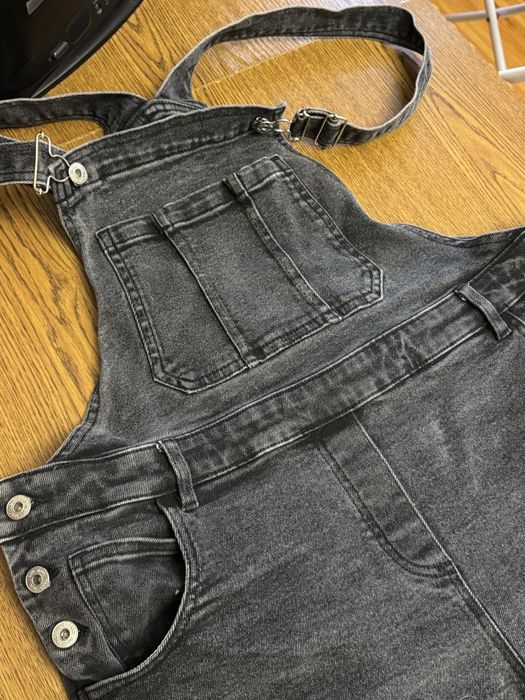 Джинсовий комбінезон з шортами жіночий